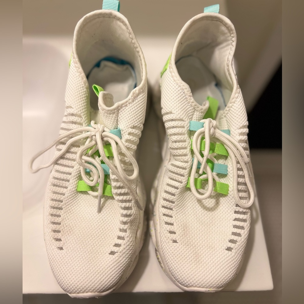 Women’s Sneakers